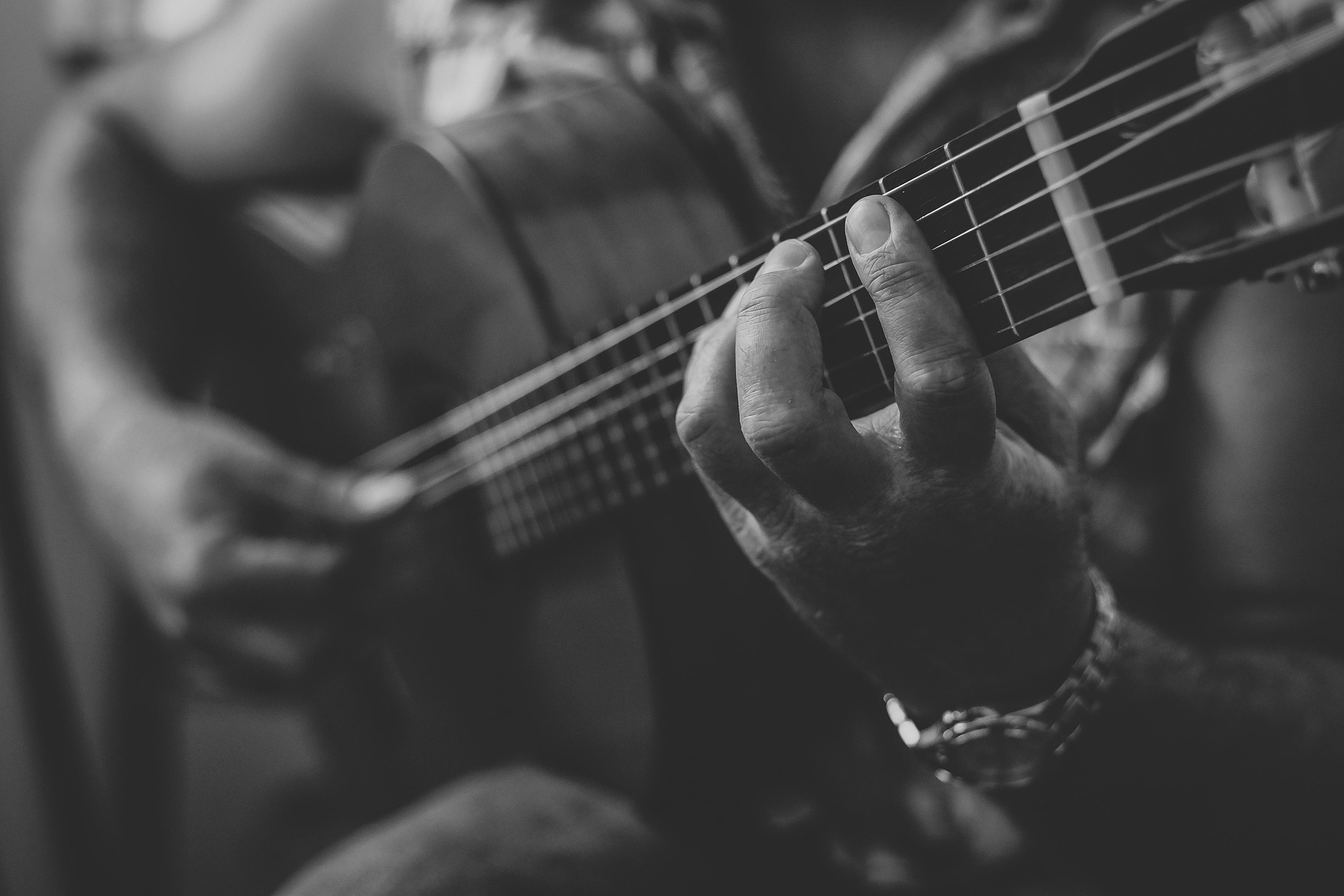 guitar-2428921_1920